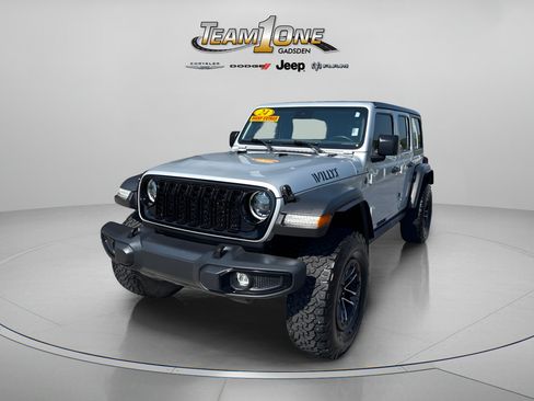Used 2024 Jeep Wrangler Unlimited Sport AWD/4WD image 4