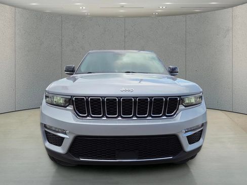 Used 2023 Jeep Grand Cherokee Limited RWD image 12