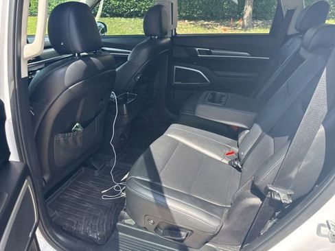 Used 2021 Kia Telluride LX FWD image 9