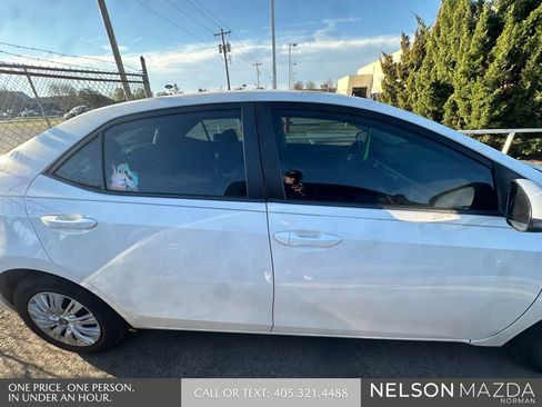 Used 2014 Toyota Corolla S image 9