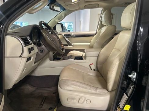 Used 2019 Lexus GX 460 Premium w/ Premium Package AWD/4WD image 14