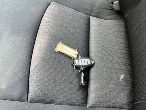 Used 2025 Nissan Altima 2.5 SV image 21