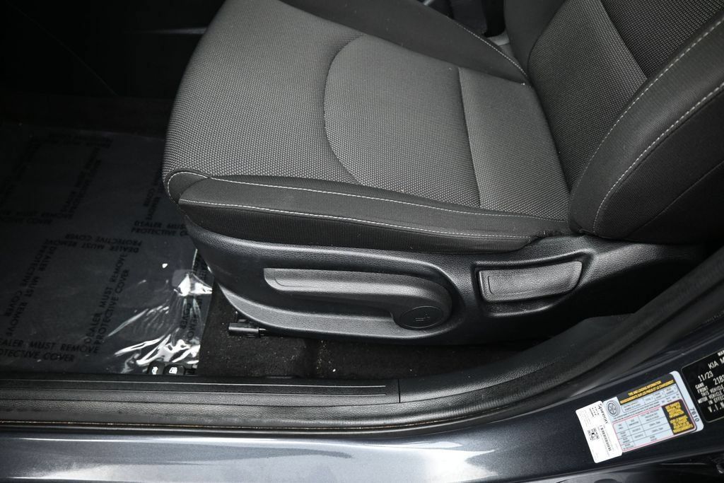 Used 2024 Kia Forte LXS FWD image 16