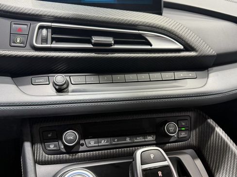 Used 2019 BMW i8 Coupe AWD/4WD image 20