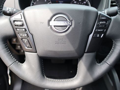 Used 2023 Nissan Frontier SV w/ SV Premium Package RWD image 13