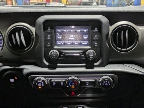 Used 2018 Jeep Wrangler Unlimited Sport S AWD/4WD image 16