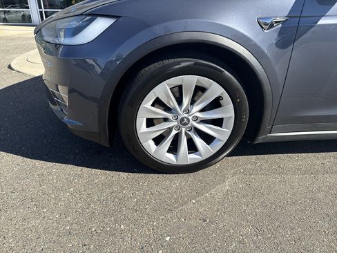 Used 2018 Tesla Model X 100D AWD/4WD image 9