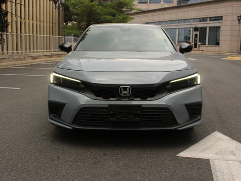 Used 2022 Honda Civic Sport image 3