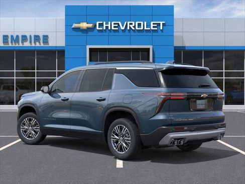 New 2026 Chevrolet Traverse LT w/ Driver Confidence Package image 3