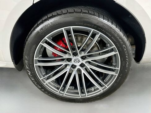 Used 2023 Porsche Macan S AWD/4WD image 32