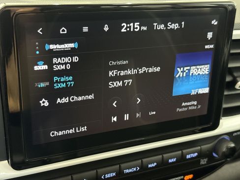 Used 2023 Hyundai Venue Limited FWD image 19