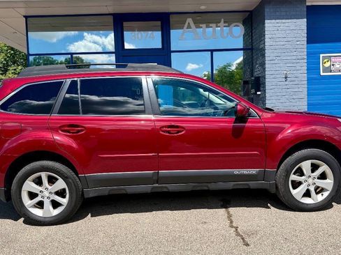Used 2014 Subaru Outback 2.5i Premium w/ Moonroof Package AWD/4WD image 2