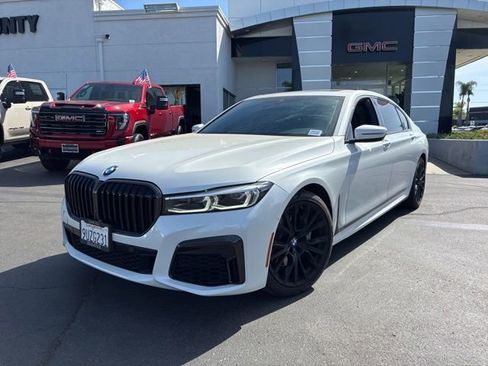 Used 2022 BMW 740i w/ M Sport Package RWD image 1