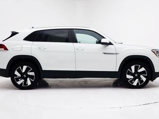 Used 2025 Volkswagen Atlas Cross Sport SE video 2