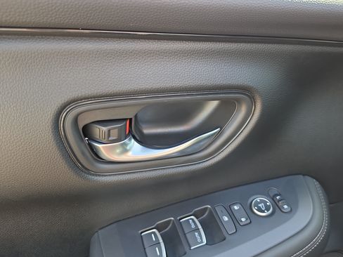 Used 2024 Honda HR-V EX-L image 18