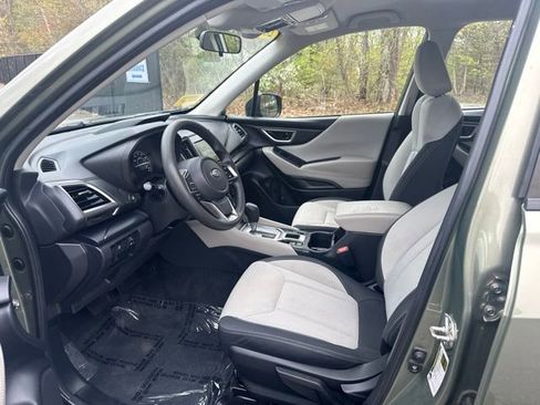 Used 2021 Subaru Forester AWD/4WD image 9
