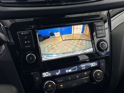 Used 2022 Nissan Rogue Sport SV image 28