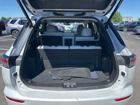 Used 2025 Mitsubishi Outlander AWD image 9