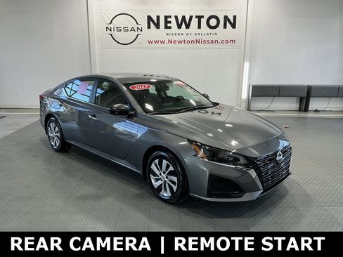 Used 2025 Nissan Altima 2.5 S image 1