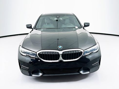Used 2019 BMW 330i Sedan w/ Premium Package image 2