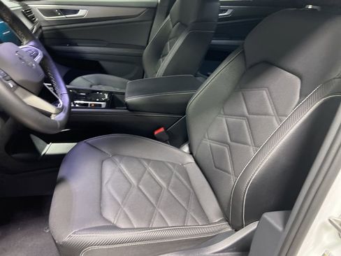 Used 2025 Volkswagen Atlas Cross Sport SE image 19