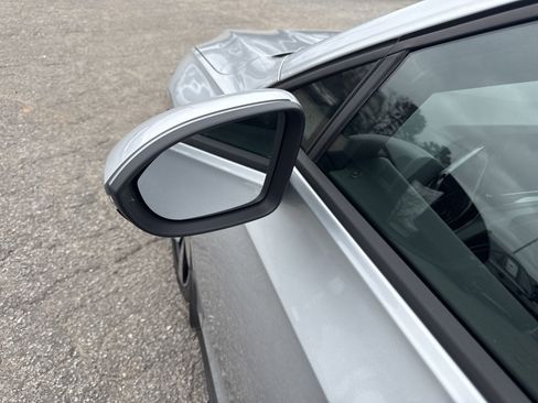 Used 2022 Volkswagen GTI SE image 13