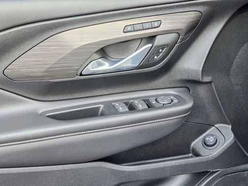 Used 2022 GMC Terrain SLT w/ Infotainment Package II image 14