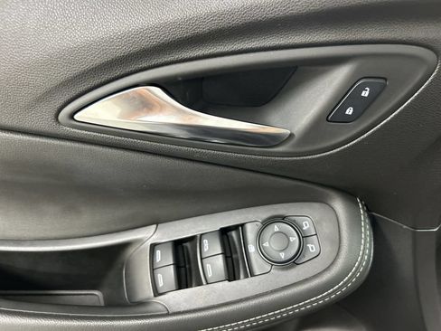 Certified 2024 Buick Encore GX Preferred AWD/4WD image 11