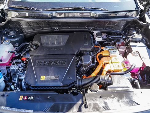 Used 2024 Kia Niro EX Touring image 25