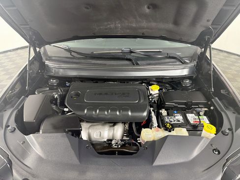 Used 2019 Jeep Cherokee Latitude Plus FWD image 34