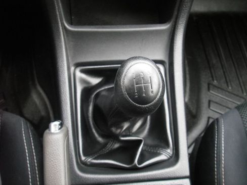 Used 2014 Subaru Crosstrek 2.0i Premium image 22