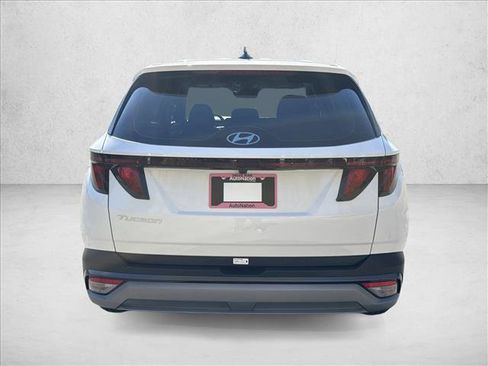 New 2026 Hyundai Tucson SE image 8