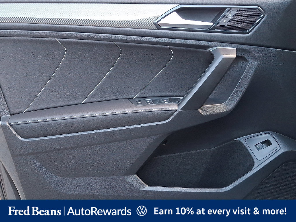 Certified 2023 Volkswagen Tiguan SE w/ Panoramic Sunroof Package FWD image 18