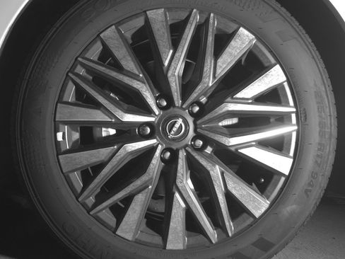 Used 2025 Nissan Altima 2.5 SV FWD image 12
