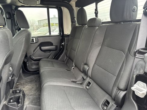 Used 2022 Jeep Gladiator Willys image 26