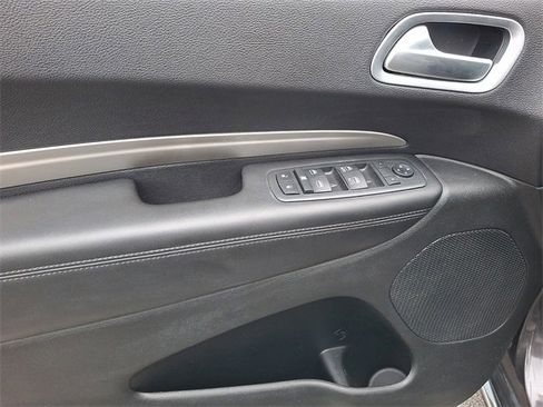 Used 2020 Dodge Durango SXT image 13