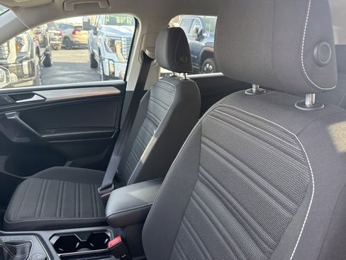 Used 2022 Volkswagen Tiguan S image 12
