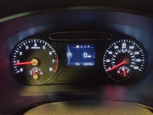 Used 2016 Kia Sorento LX w/ LX Convenience Package image 23