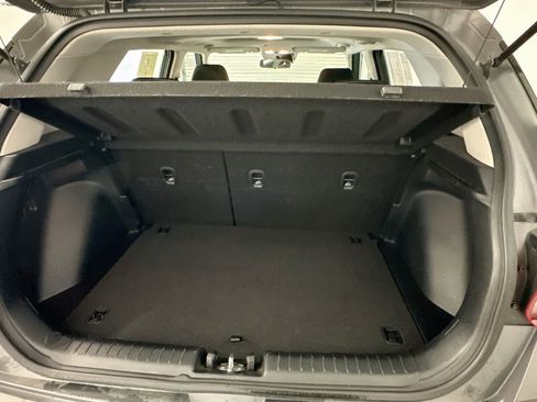 Used 2025 Hyundai Venue SEL FWD image 30
