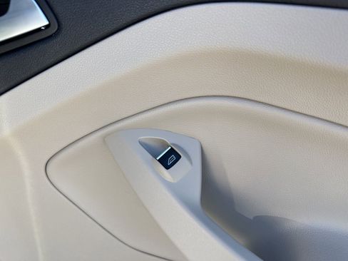 Used 2019 Ford Escape SEL image 33