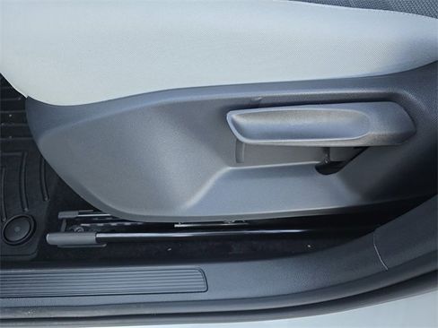 New 2026 Volkswagen Taos S image 27