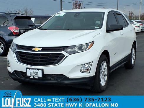 Used 2020 Chevrolet Equinox LS w/ LS Convenience Package image 2