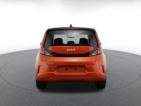 Used 2025 Kia Soul LX w/ LX Technology Package FWD image 8