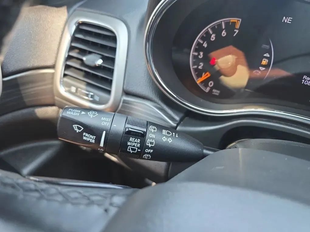 Used 2019 Jeep Grand Cherokee Altitude AWD/4WD image 22