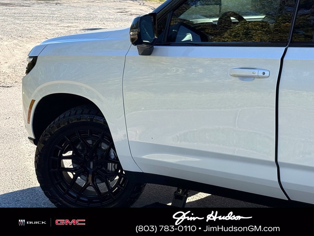 Used 2025 Chevrolet Suburban Z71 w/ Z71 Off-Road Package AWD/4WD image 10