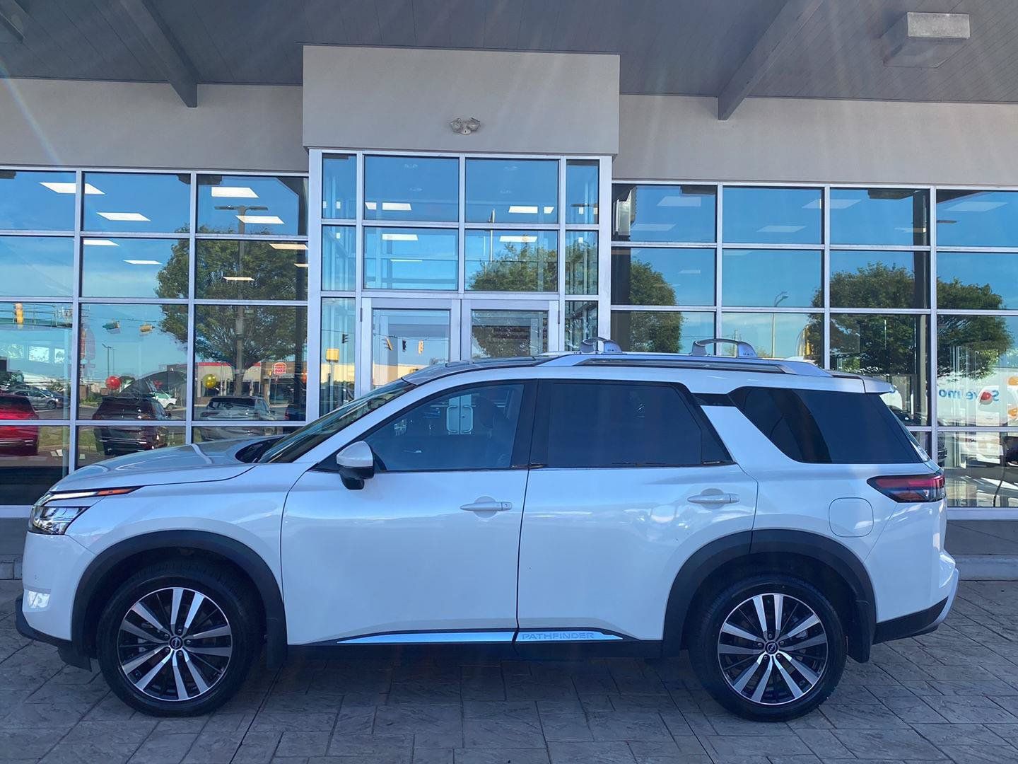 Certified 2023 Nissan Pathfinder Platinum AWD/4WD image 5