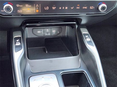 Certified 2025 Kia Sorento EX image 19