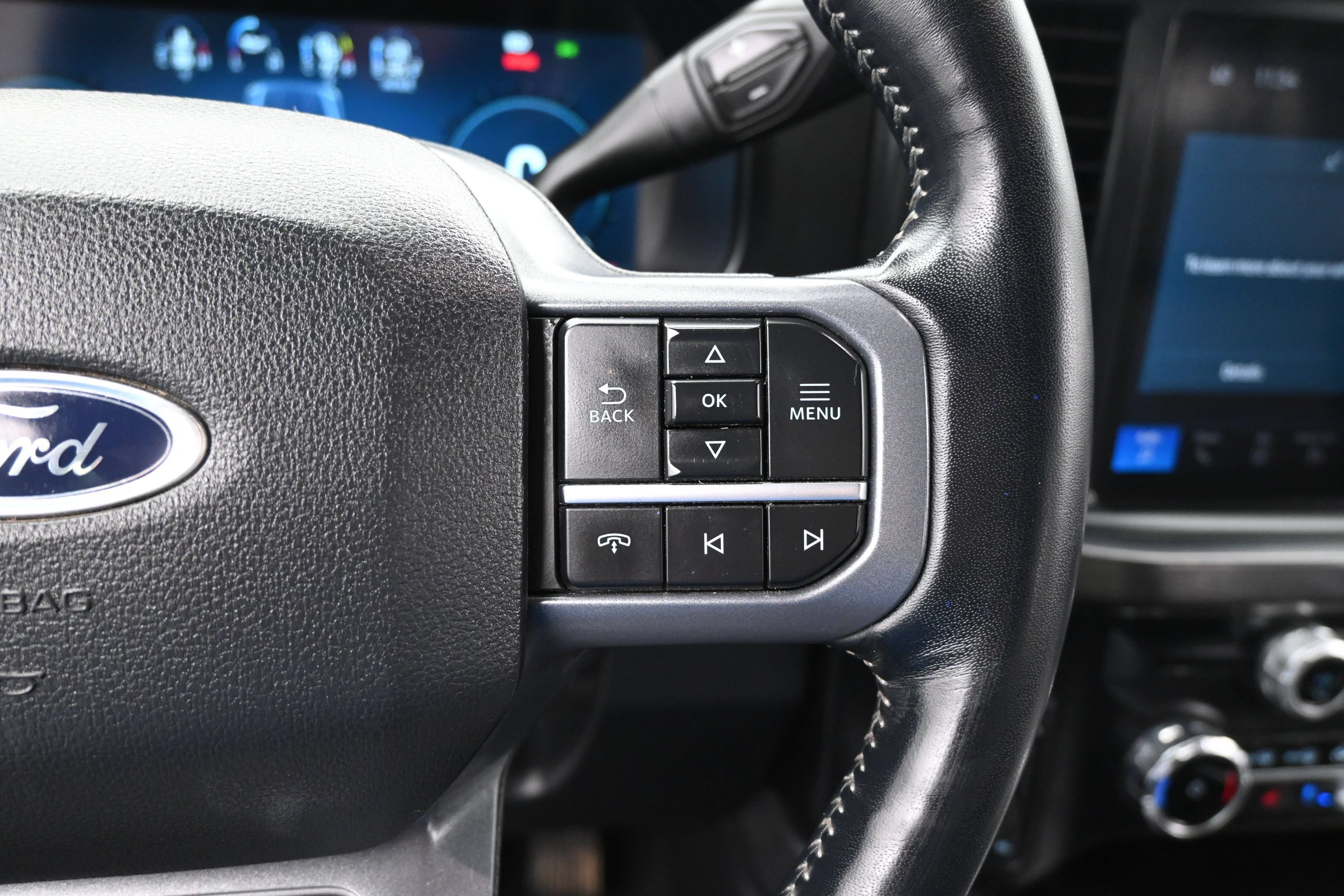 Used 2024 Ford F350 Lariat w/ FX4 Off-Road Package AWD/4WD image 15
