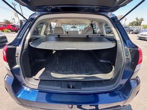 Used 2010 Subaru Outback 2.5i Premium AWD/4WD image 18