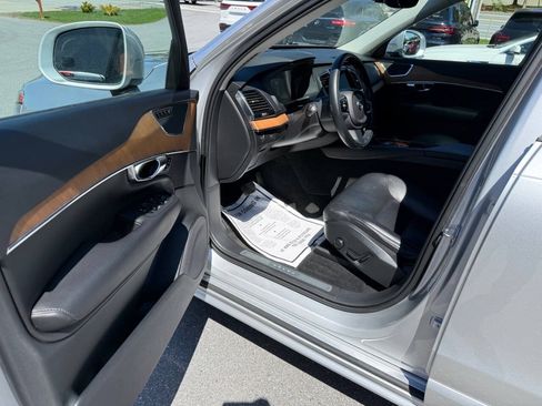 Used 2021 Volvo XC90 T6 Momentum w/ Advanced Package AWD/4WD image 17